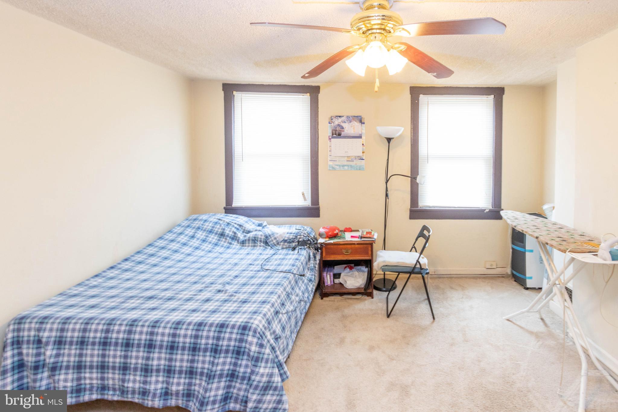 HOLLINS MARKET - Residential