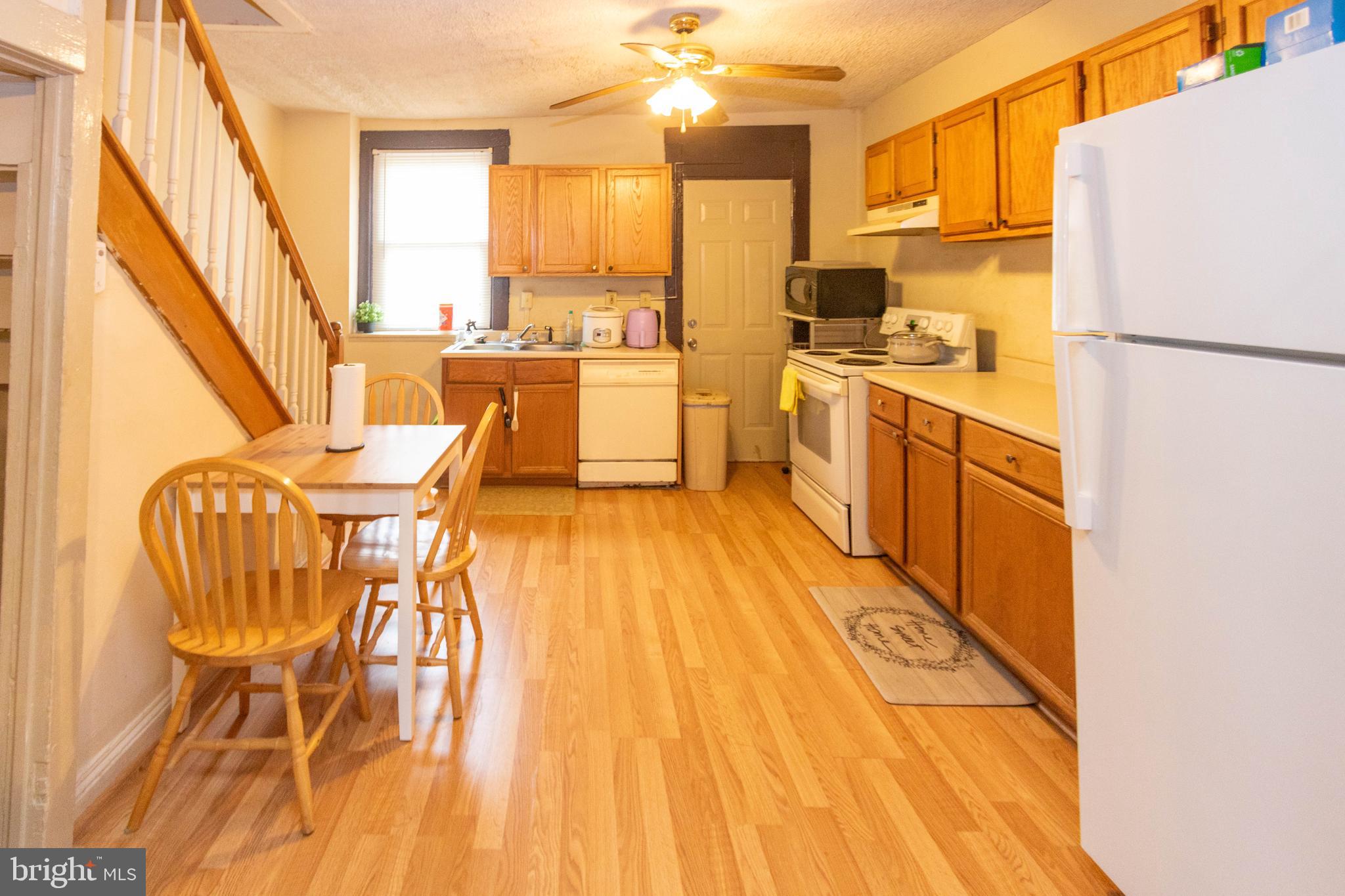 HOLLINS MARKET - Residential