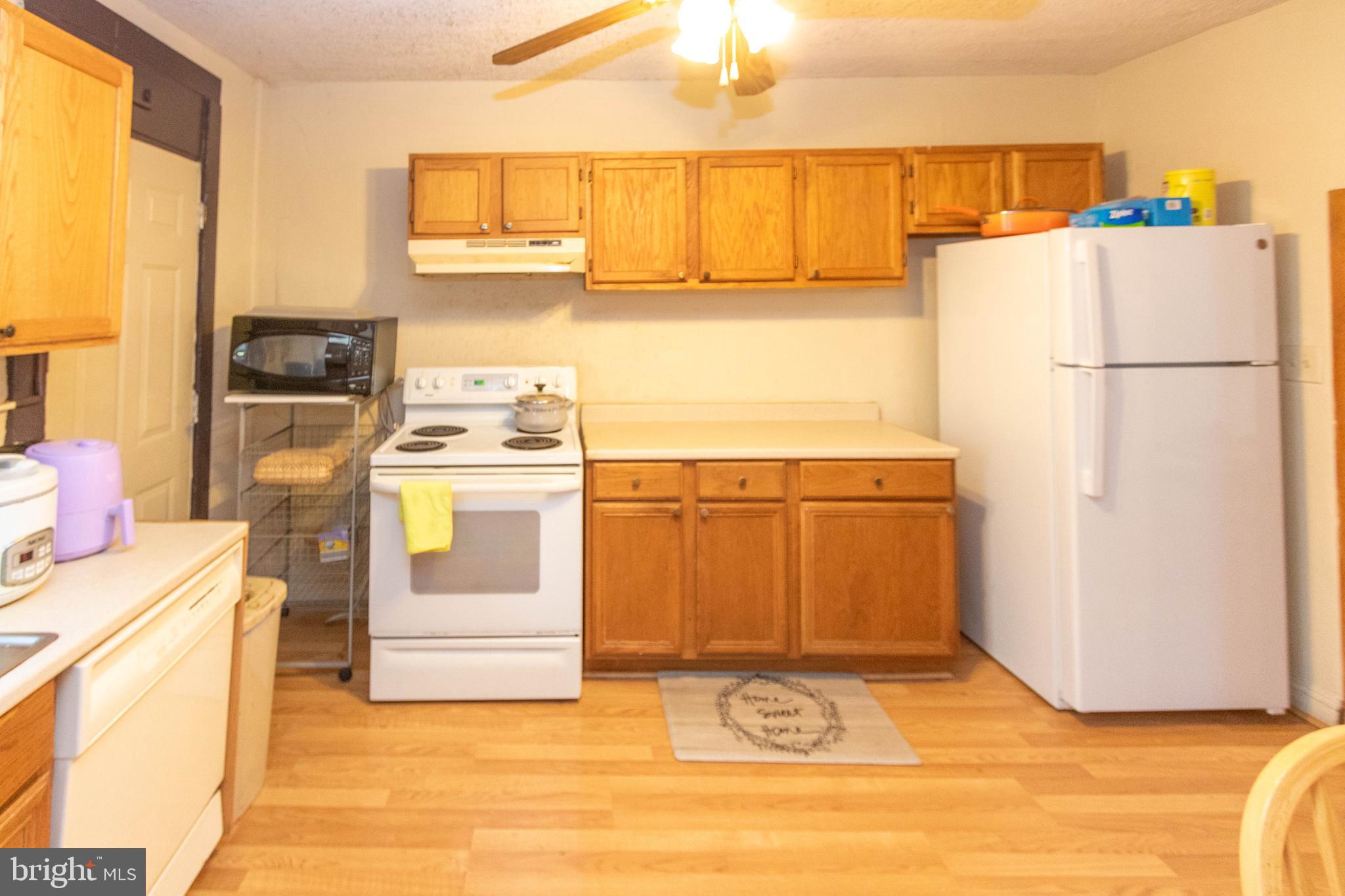 HOLLINS MARKET - Residential