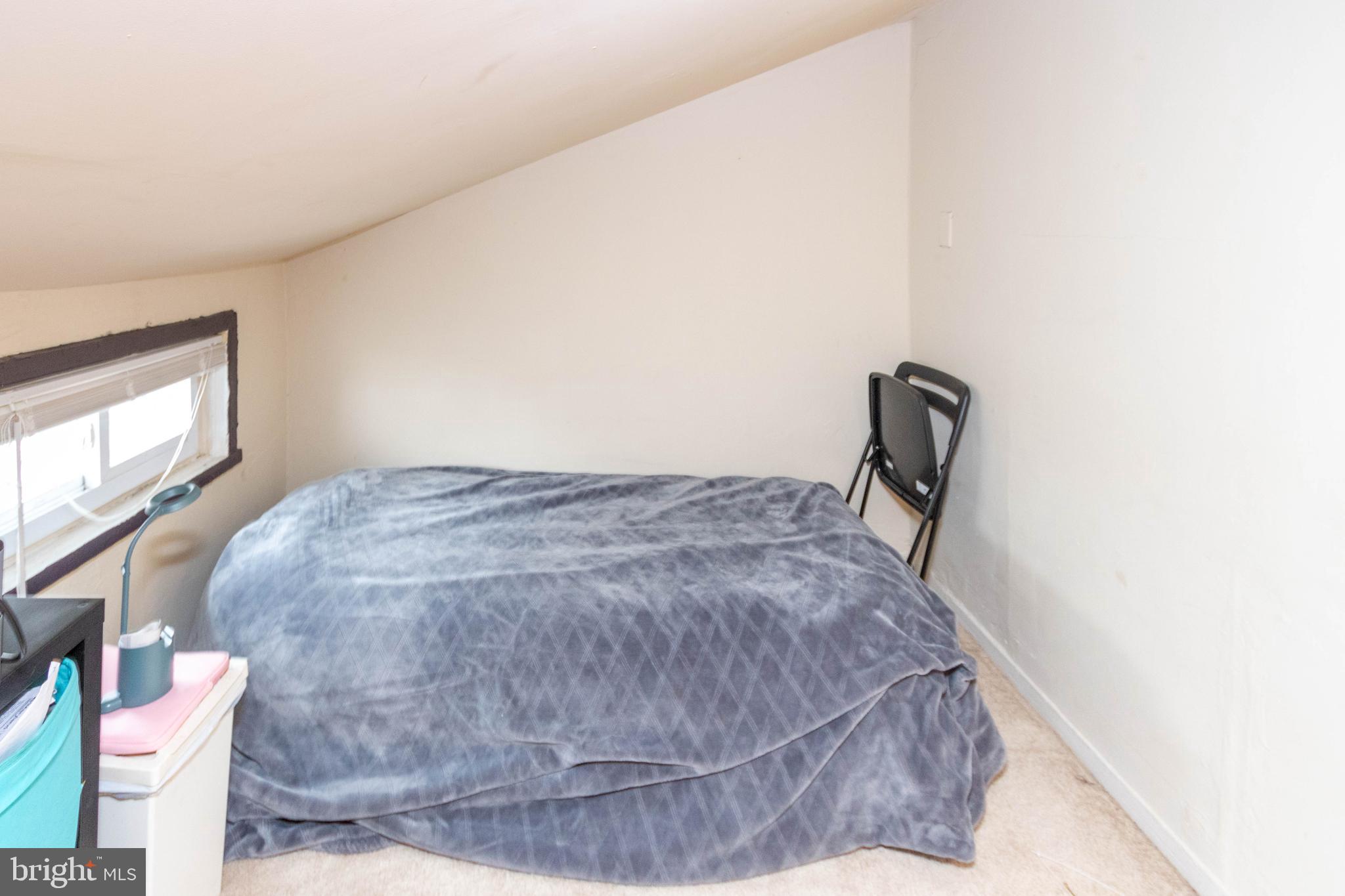 HOLLINS MARKET - Residential