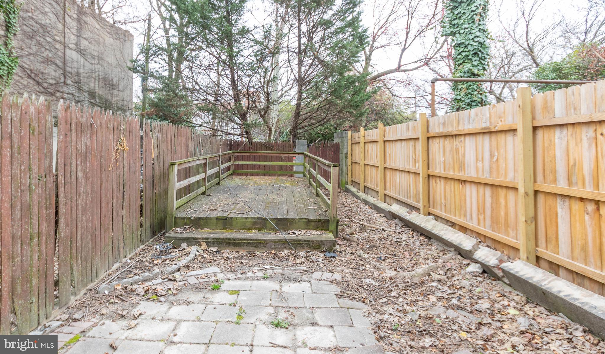 HOLLINS MARKET - Residential