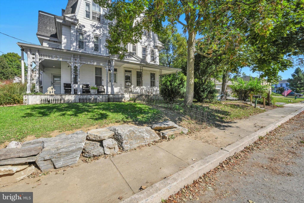 Photo of 25 Froelich Avenue, MOUNTVILLE, PA 17554 (MLS # PALA2096630)