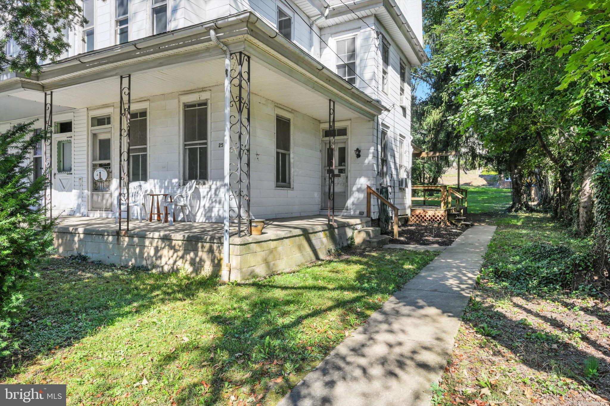 25 FROELICH AVENUE