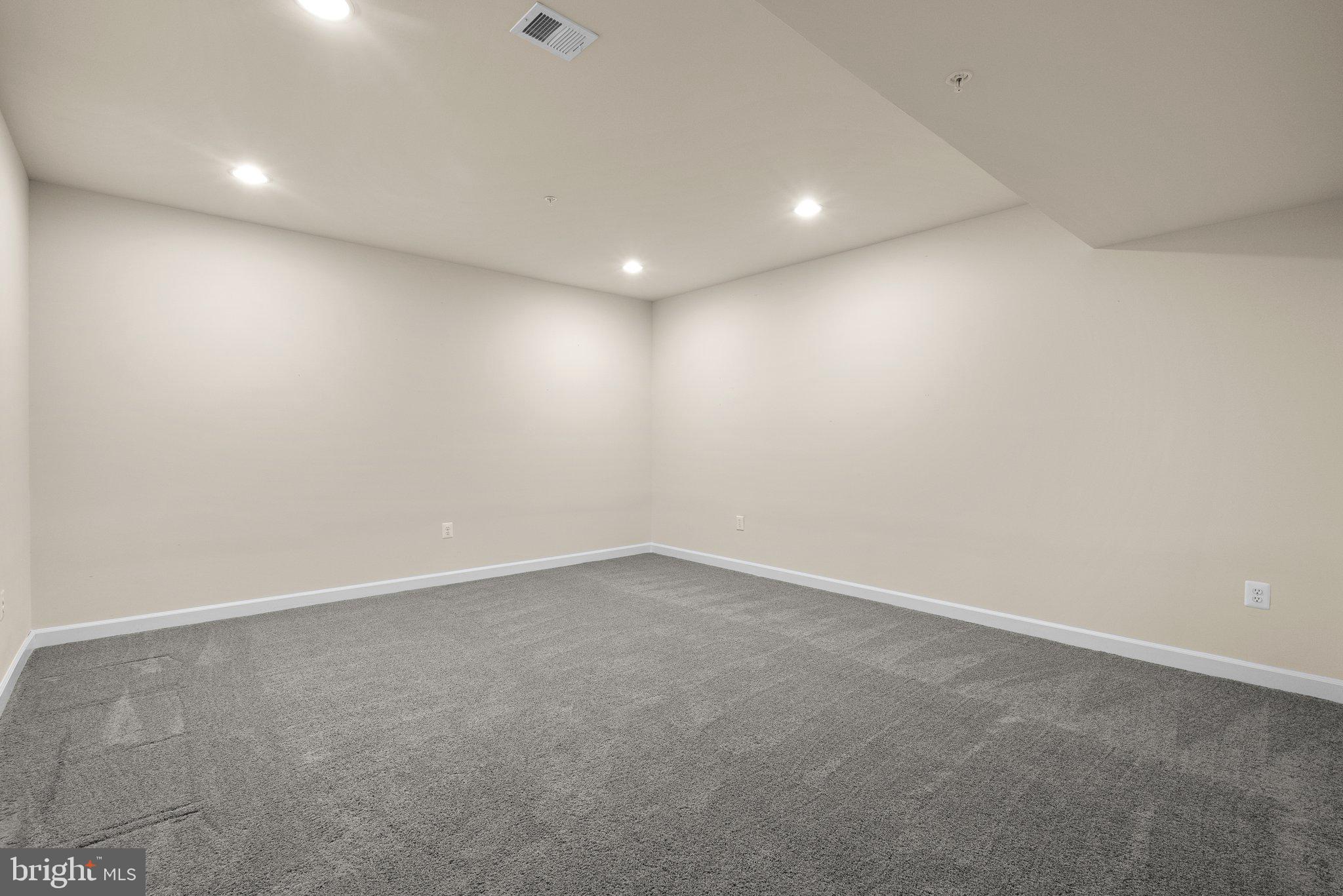 OAK CREEK CLUB - Residential