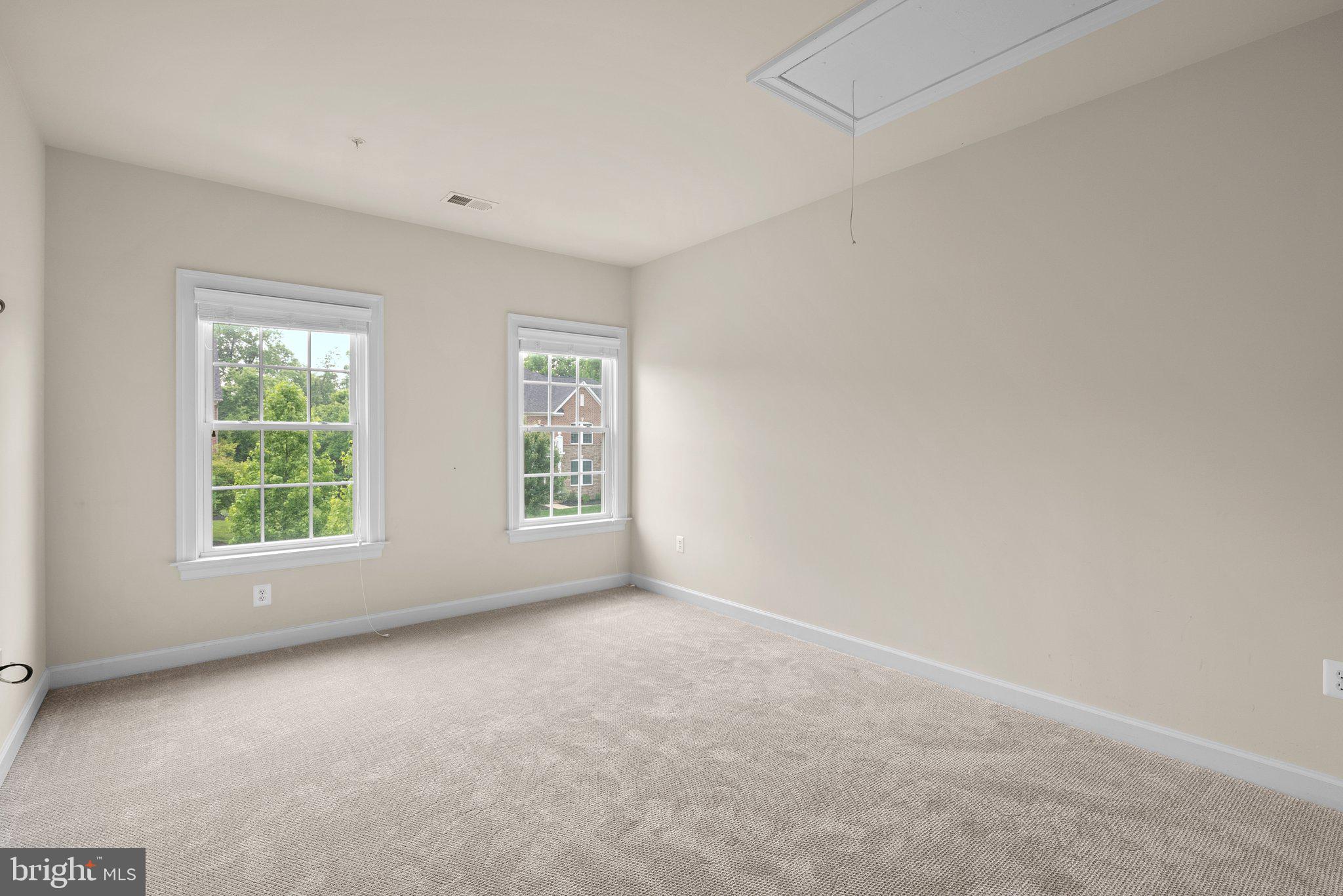 OAK CREEK CLUB - Residential