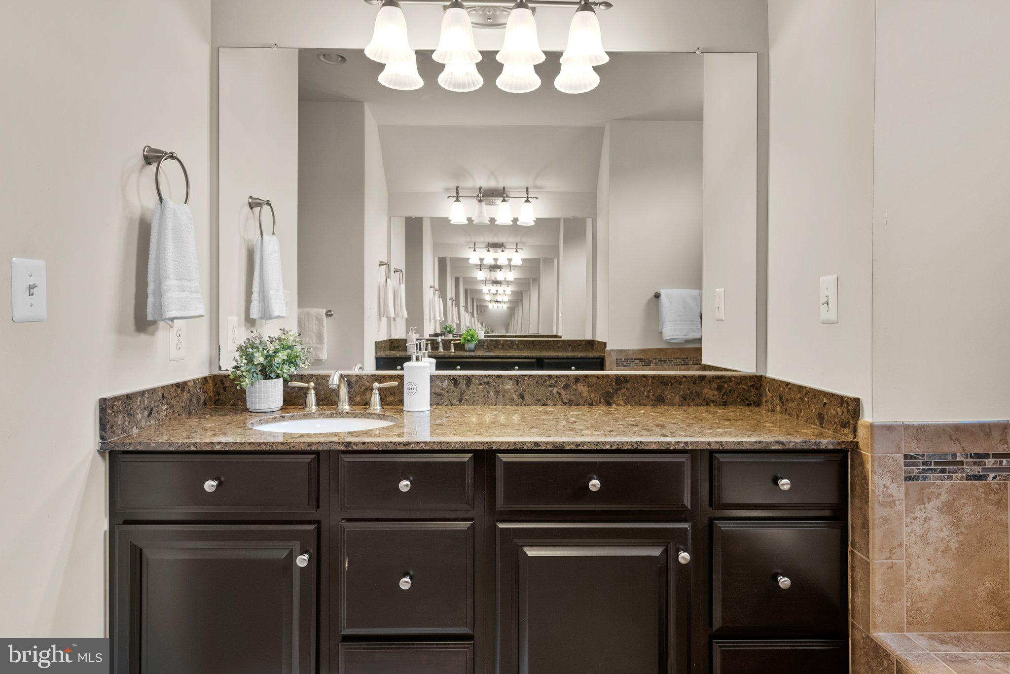 OAK CREEK CLUB - Residential