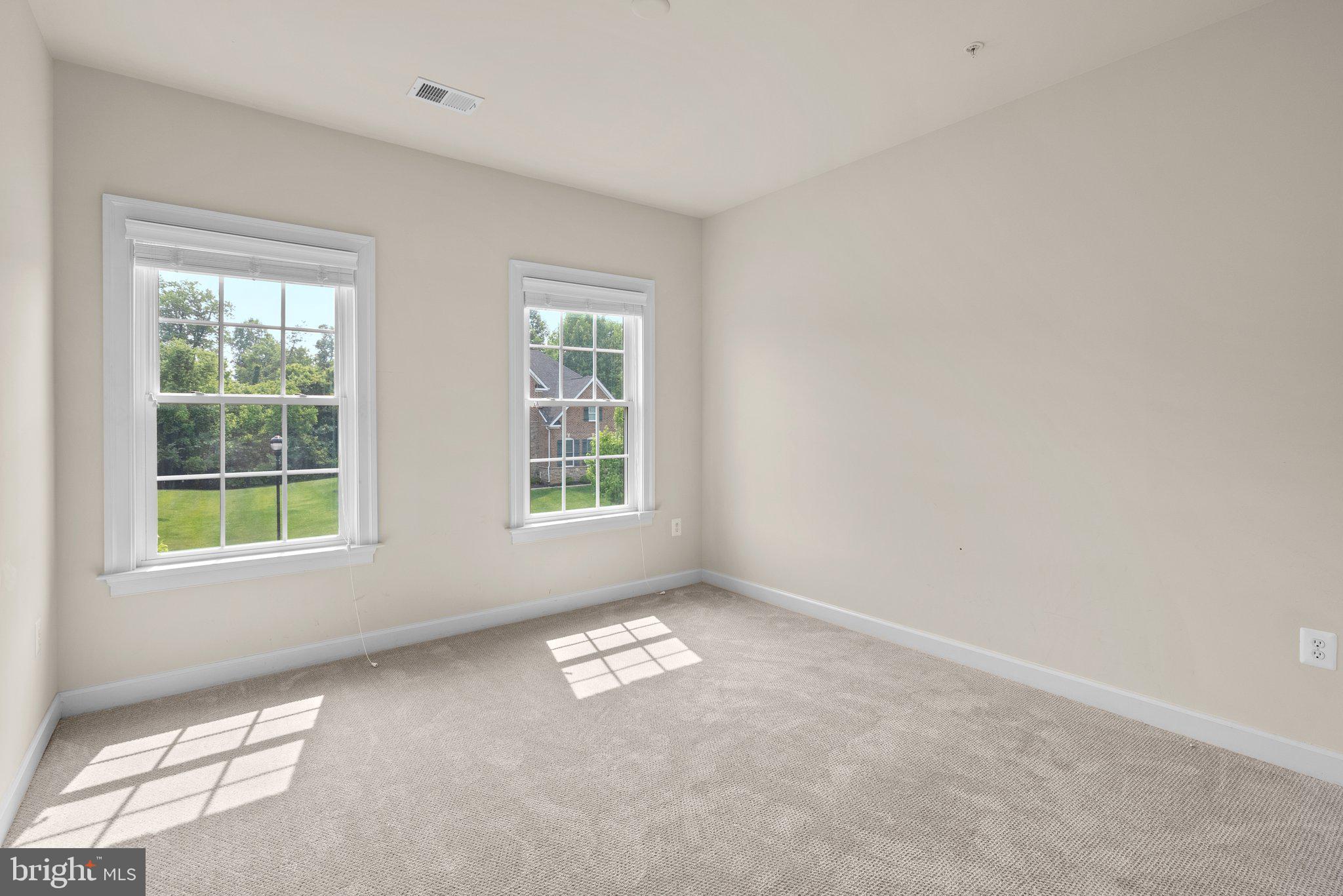 OAK CREEK CLUB - Residential