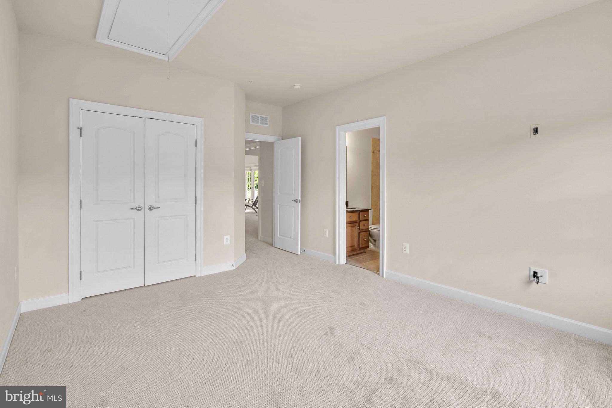 OAK CREEK CLUB - Residential