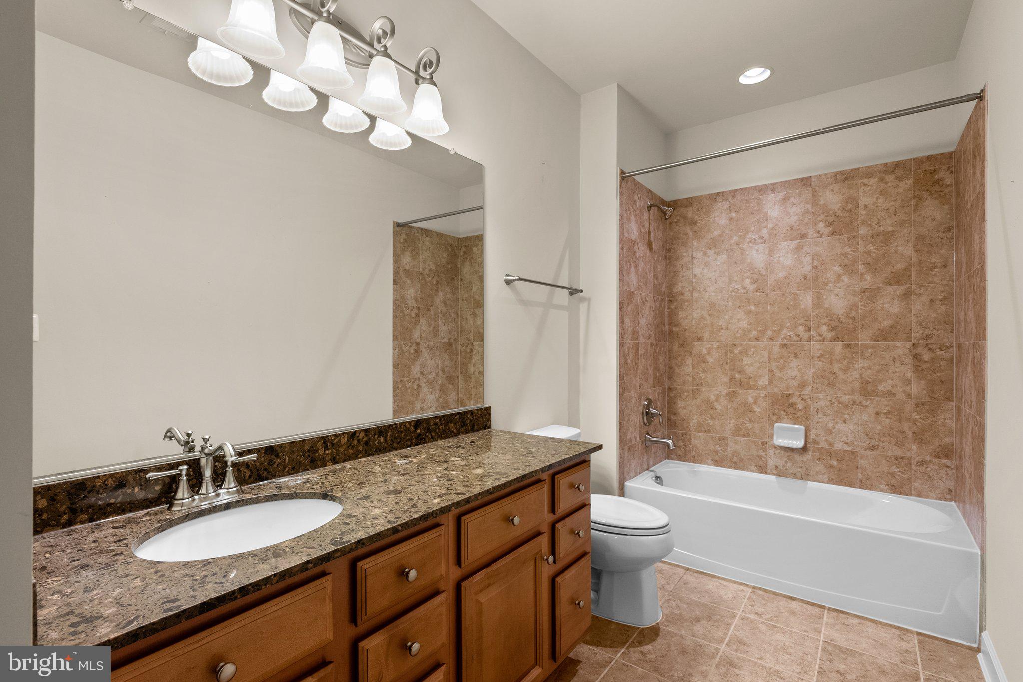 OAK CREEK CLUB - Residential