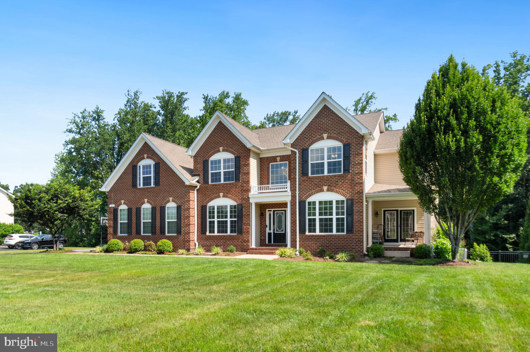 927 FALLS POINTE WAY