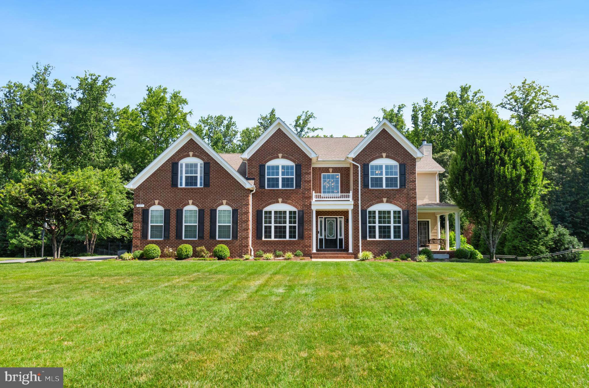 927 FALLS POINTE WAY