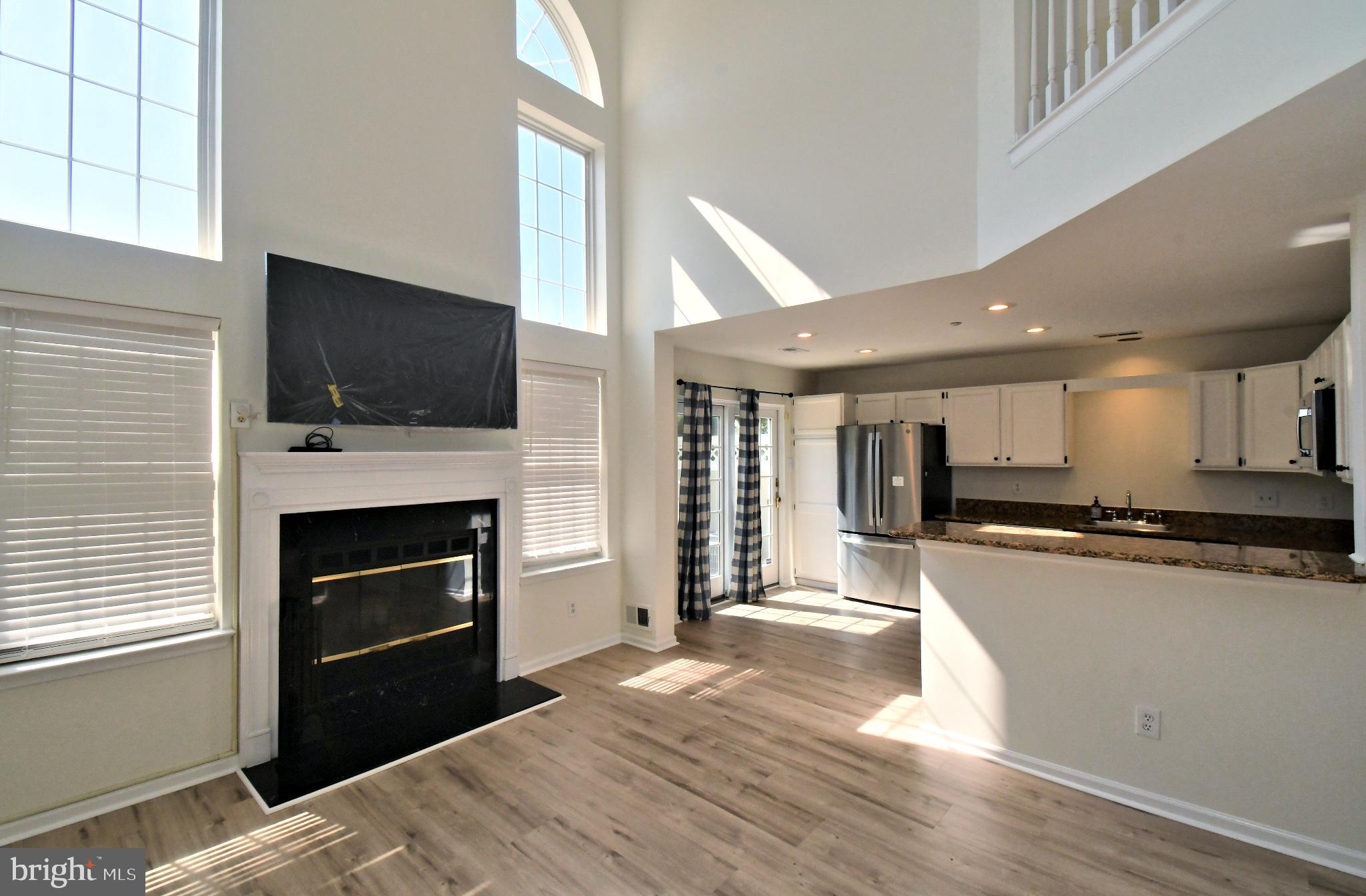 REBEL HILL - Residential