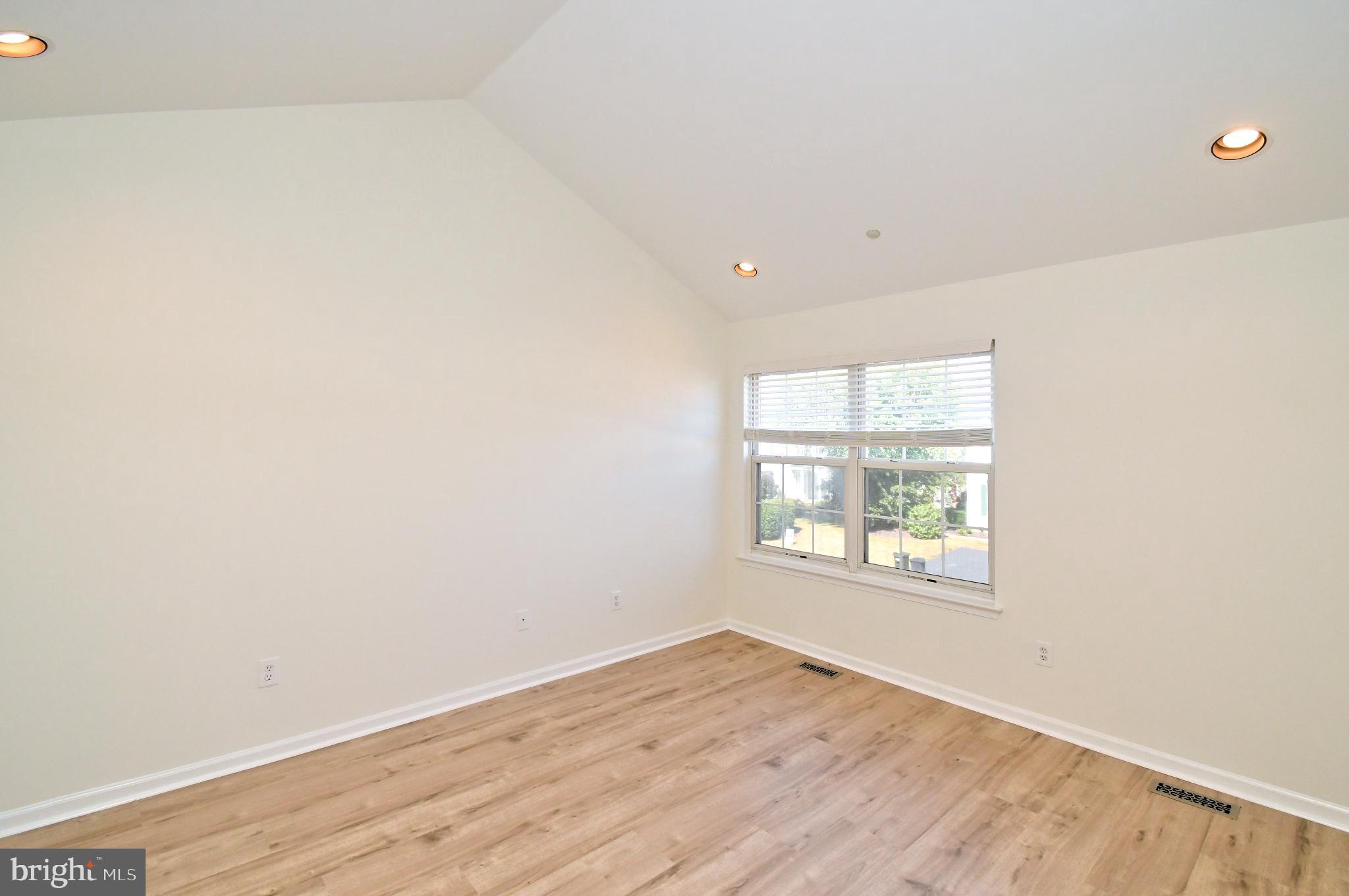 REBEL HILL - Residential