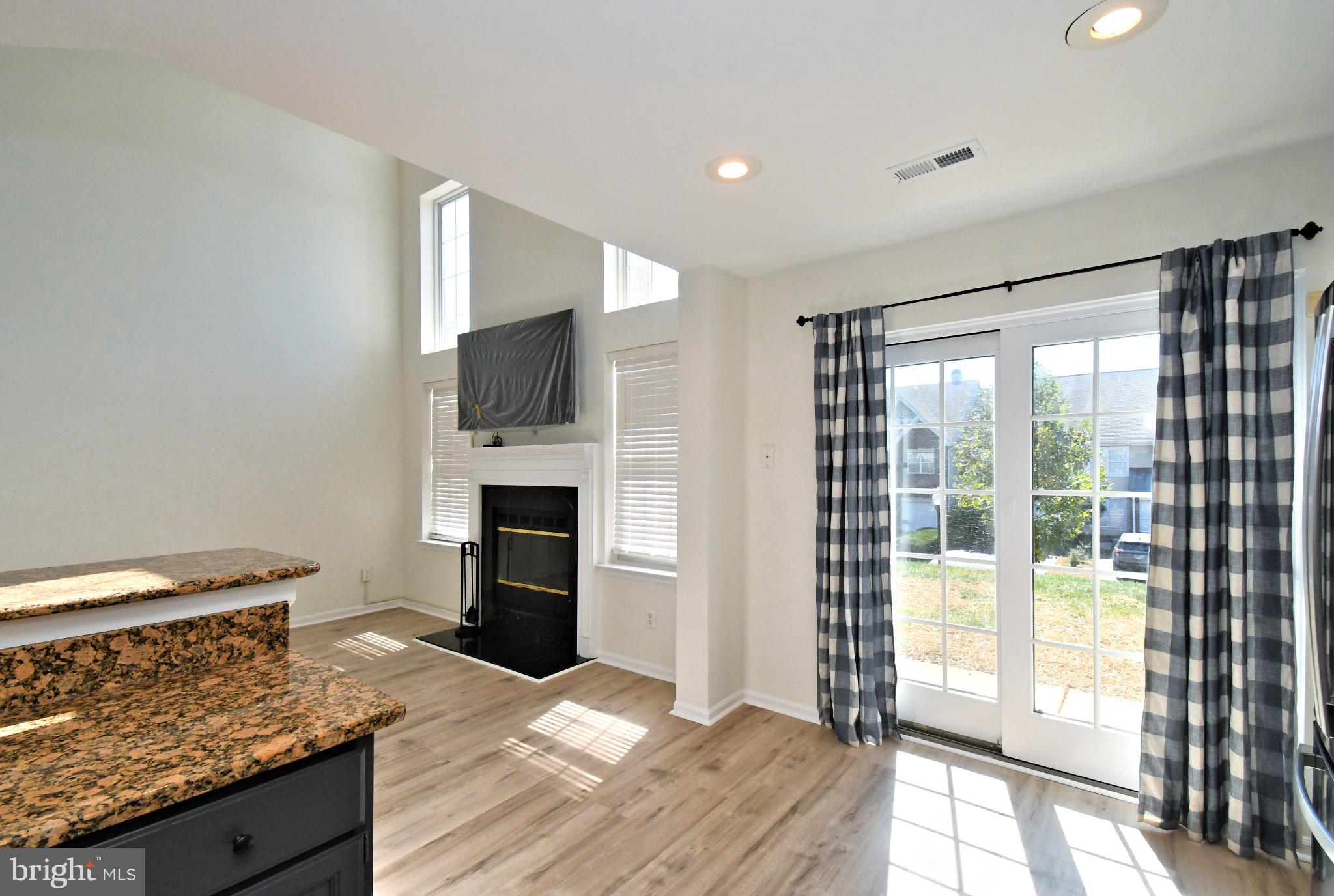 REBEL HILL - Residential