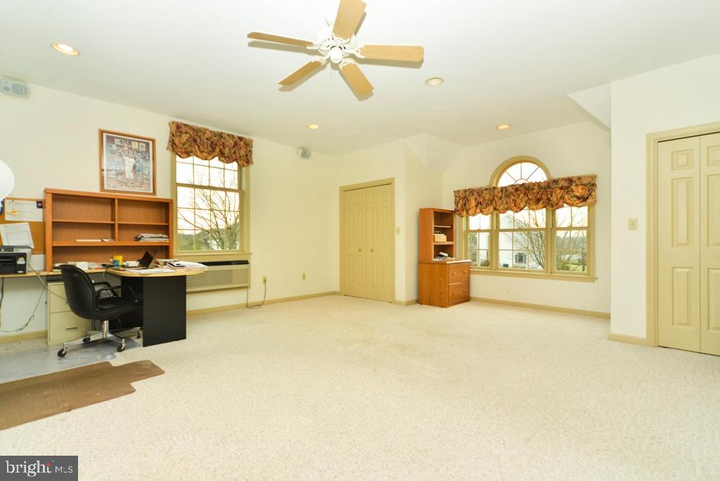 BUCKFIELD - Residential