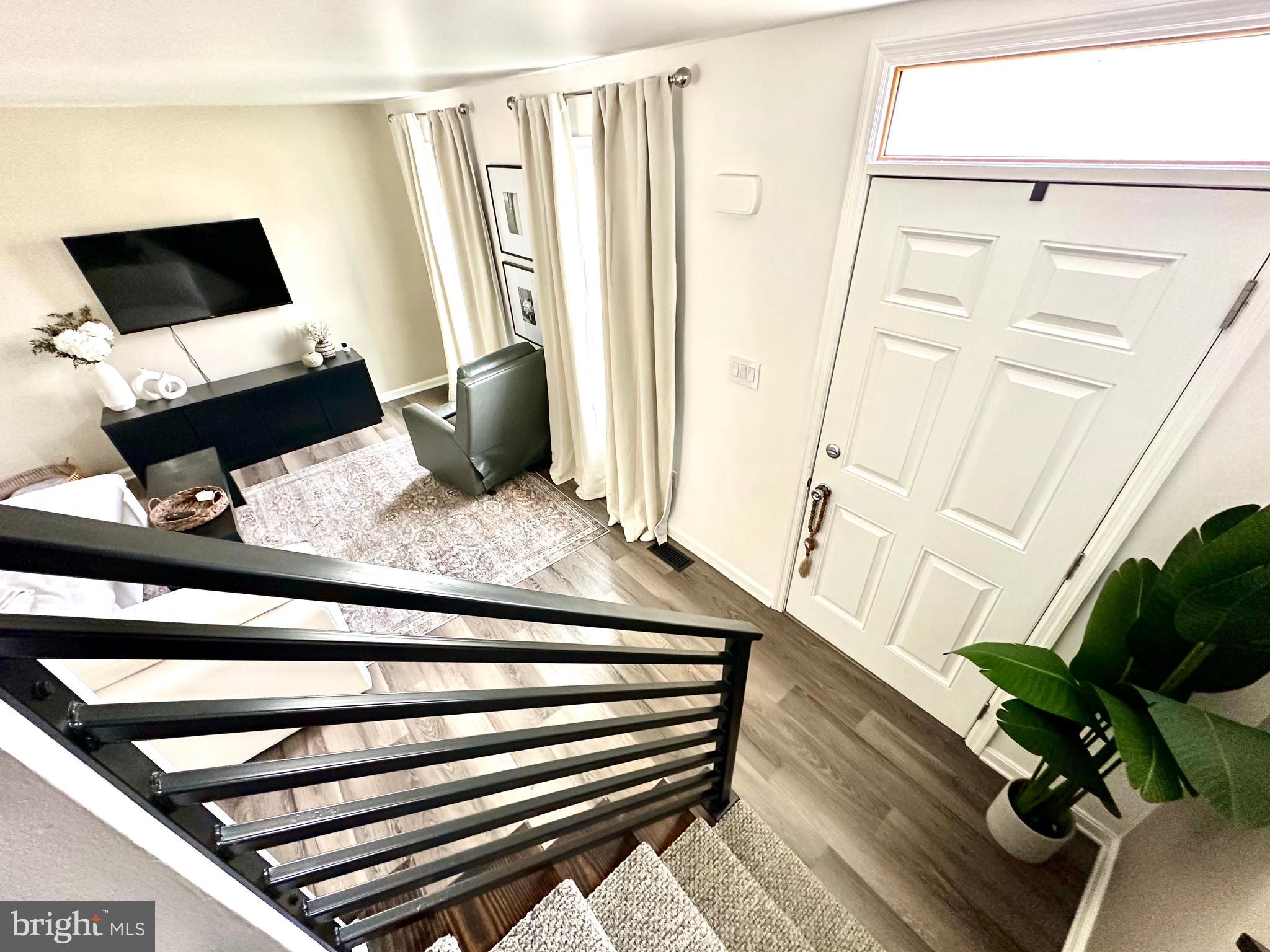 NICHOLSON SQUARE VILLAGE - Residential