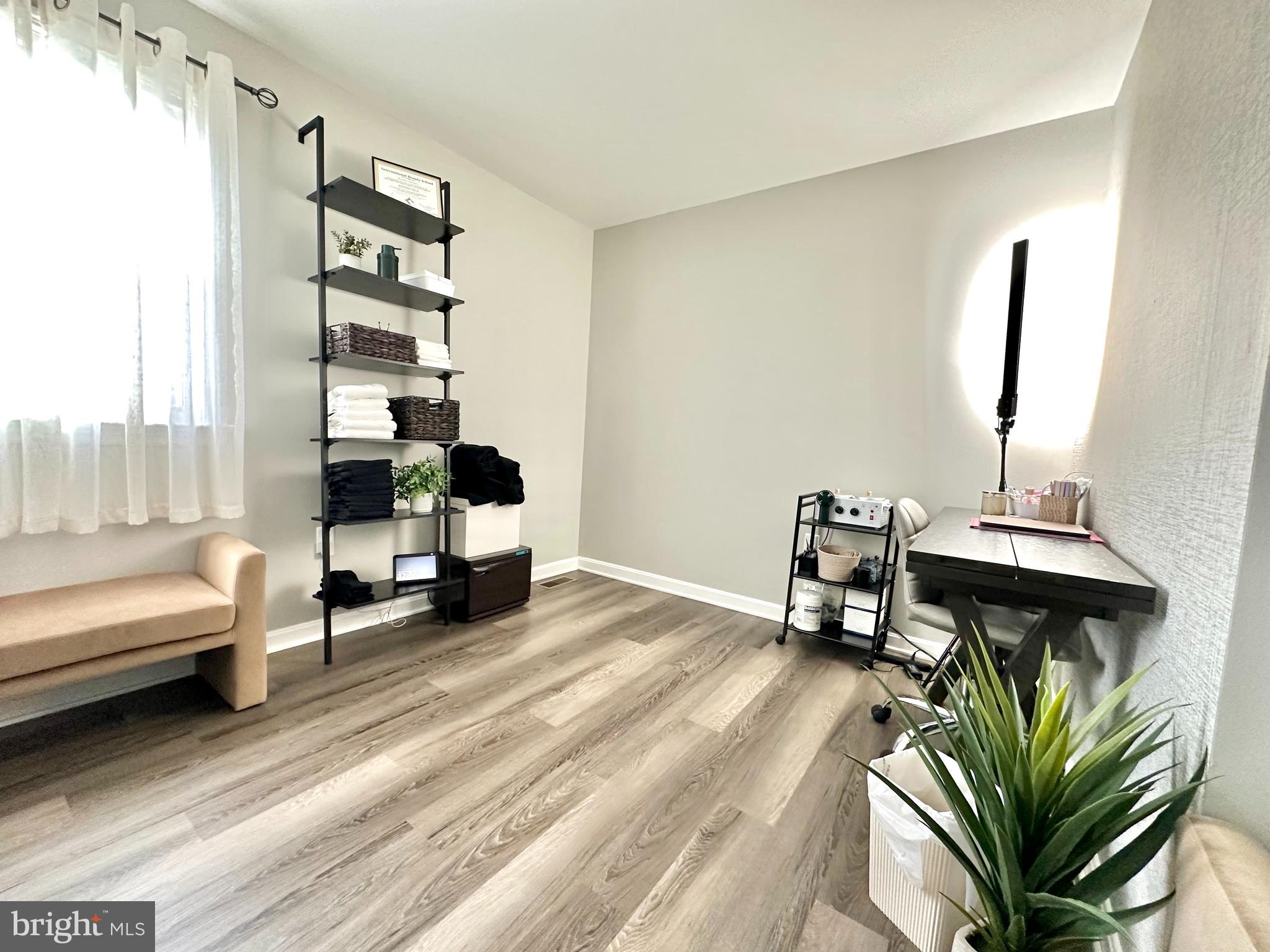 NICHOLSON SQUARE VILLAGE - Residential