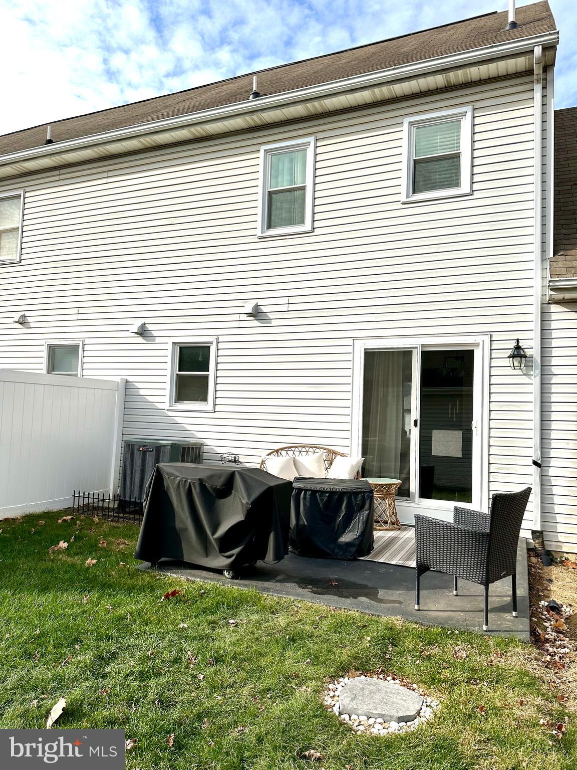 NICHOLSON SQUARE VILLAGE - Residential