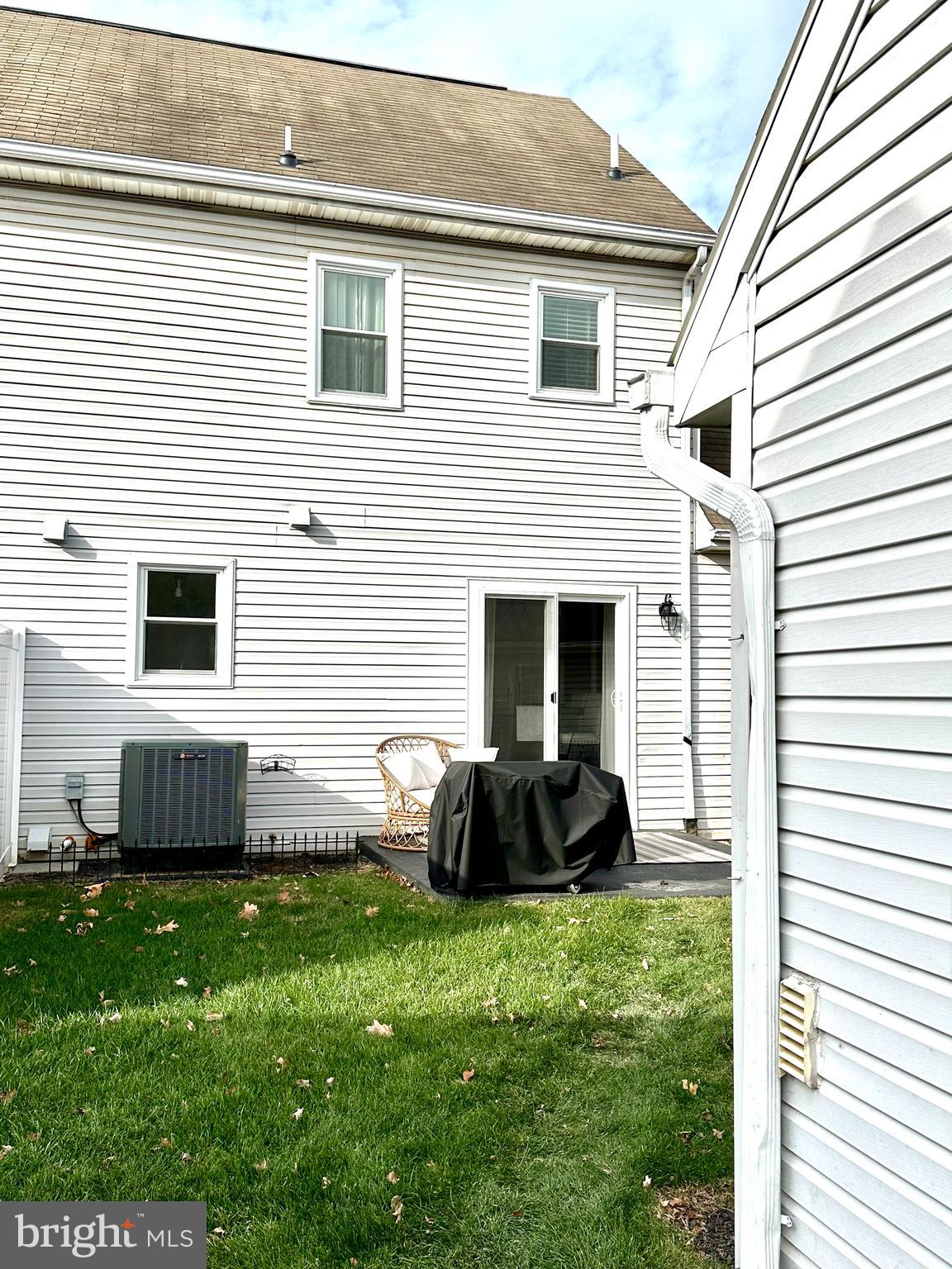 NICHOLSON SQUARE VILLAGE - Residential