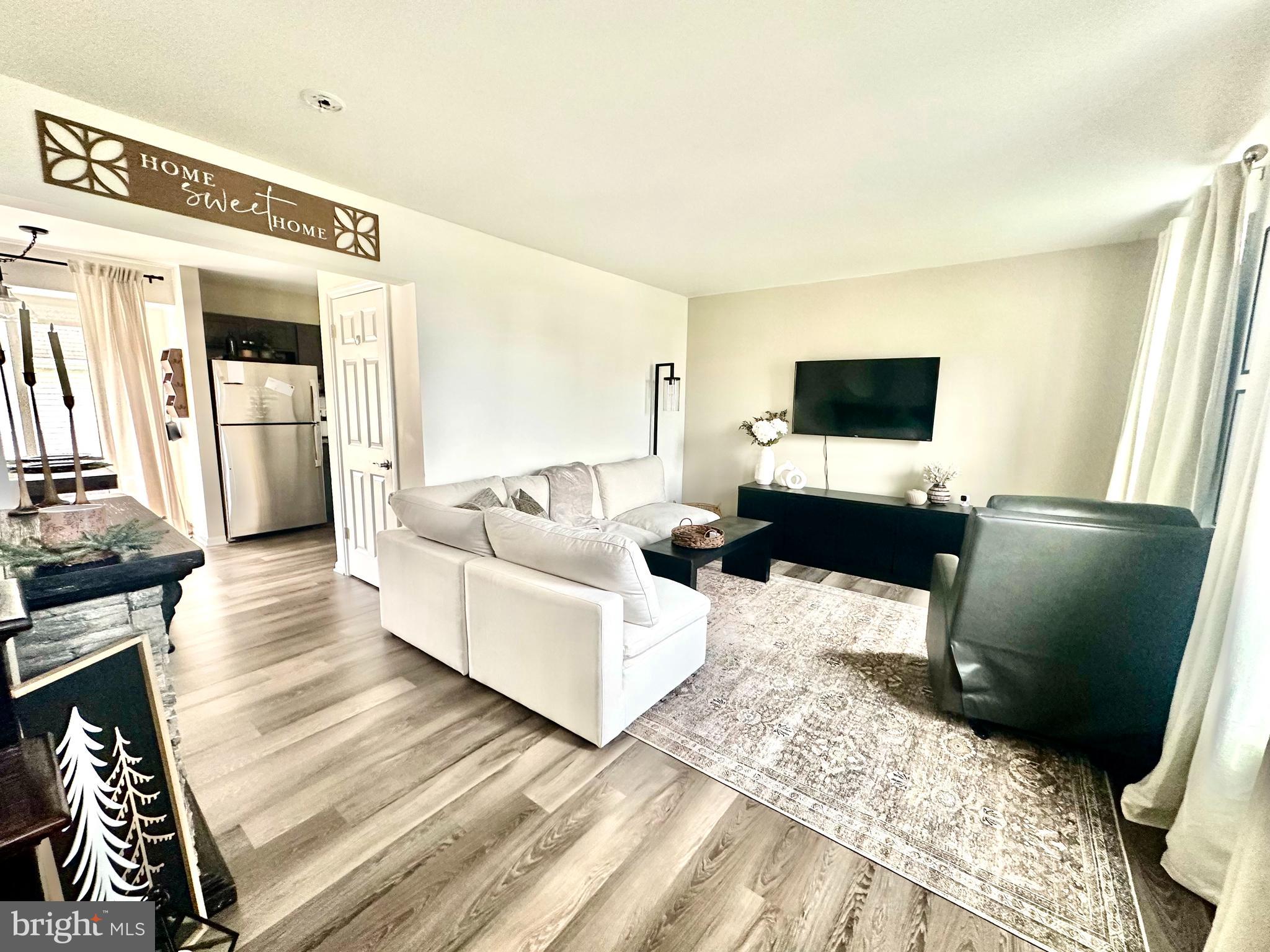 NICHOLSON SQUARE VILLAGE - Residential