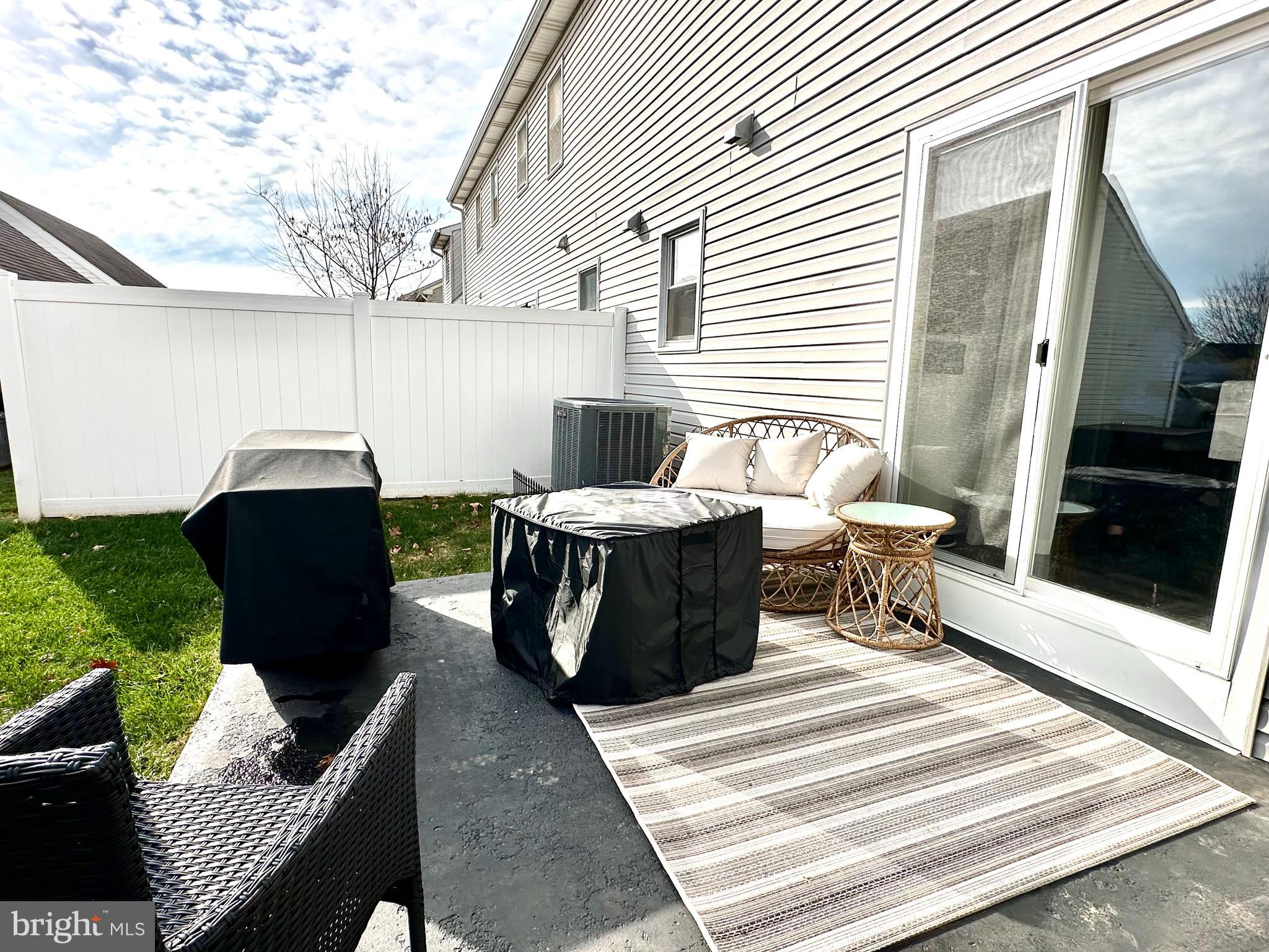 NICHOLSON SQUARE VILLAGE - Residential