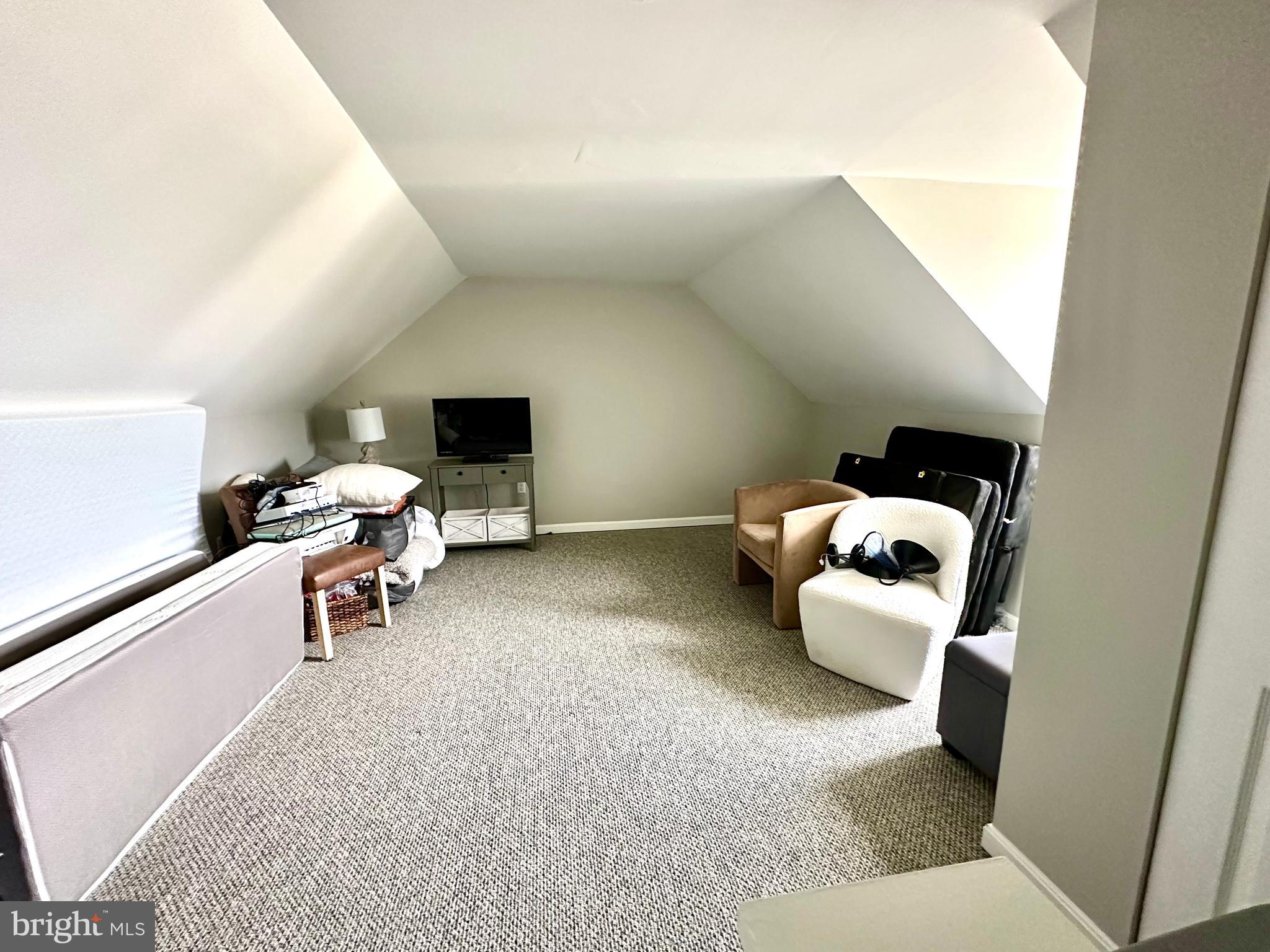 NICHOLSON SQUARE VILLAGE - Residential