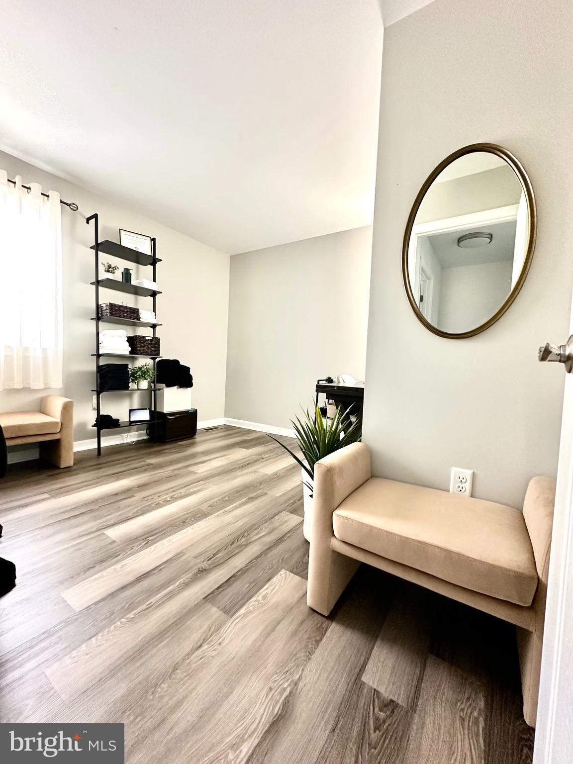 NICHOLSON SQUARE VILLAGE - Residential