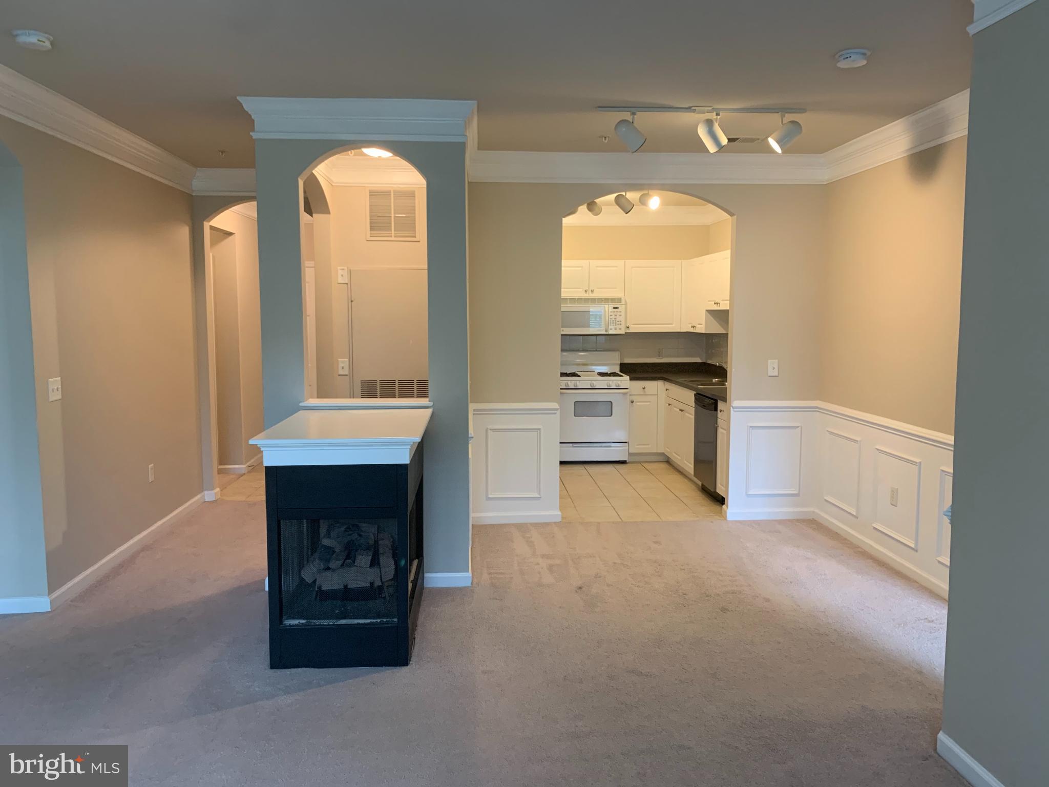 THE COLONNADE AT KENTLANDS - Residential Lease