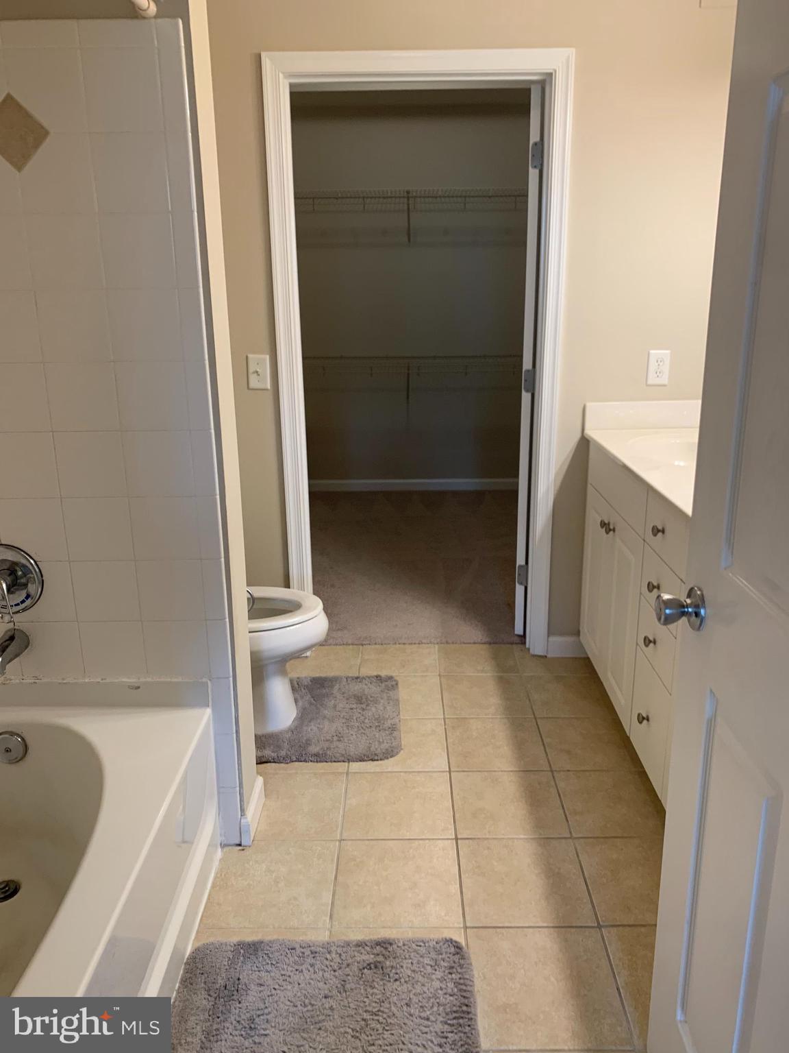 THE COLONNADE AT KENTLANDS - Residential Lease