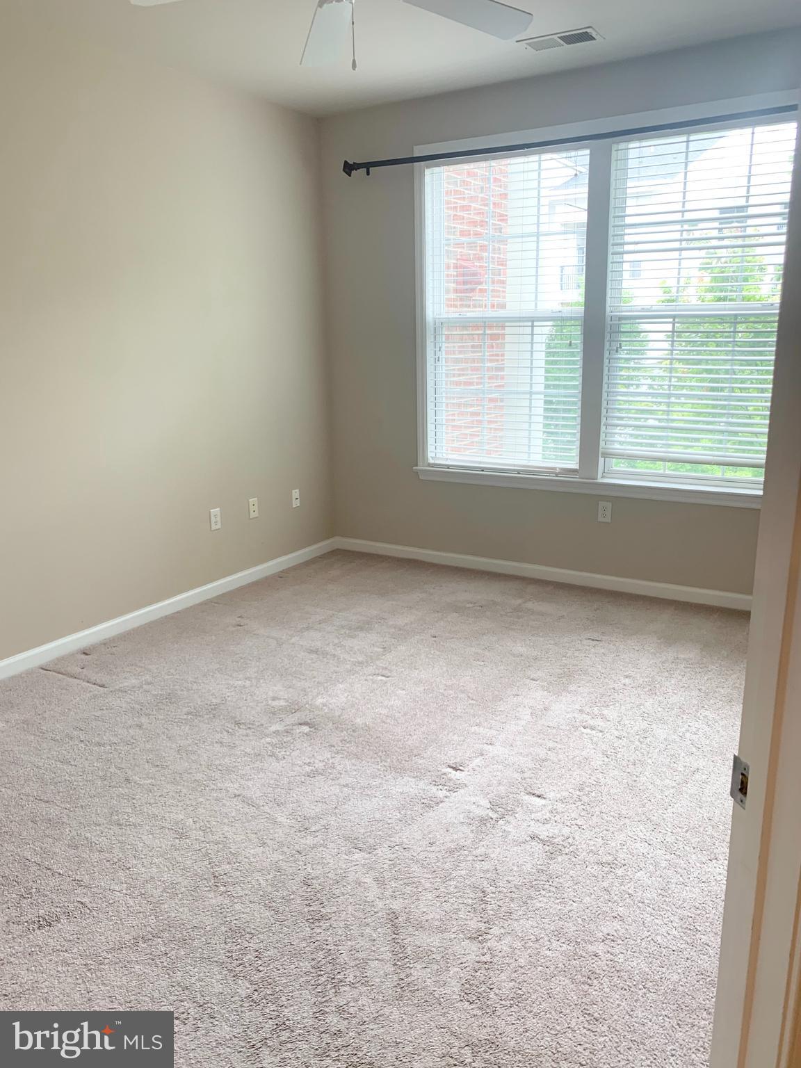 THE COLONNADE AT KENTLANDS - Residential Lease