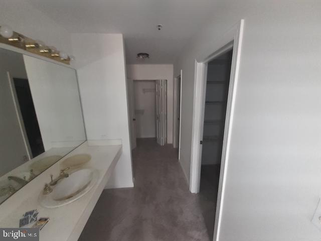 HARBOR COURT CONDOMINIUMS - Residential