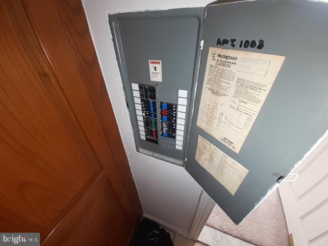 HARBOR COURT CONDOMINIUMS - Residential