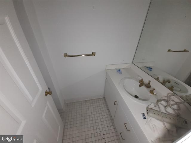 HARBOR COURT CONDOMINIUMS - Residential