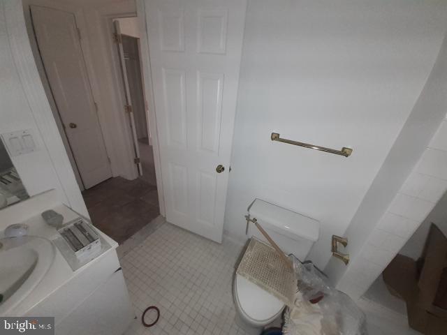 HARBOR COURT CONDOMINIUMS - Residential