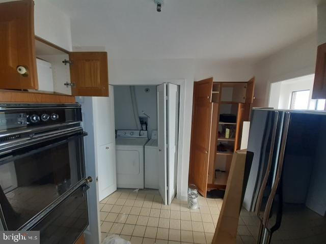 HARBOR COURT CONDOMINIUMS - Residential