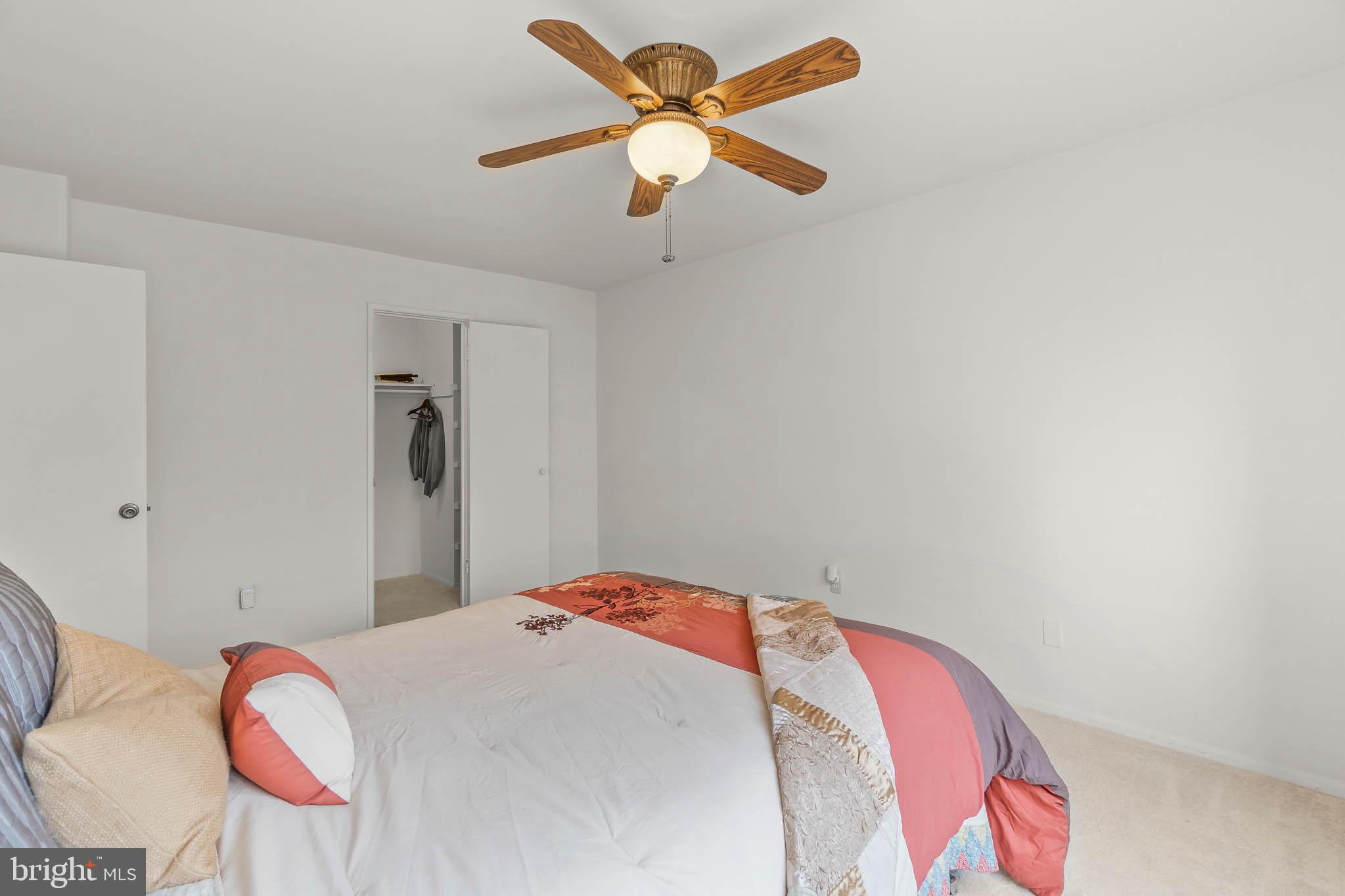 YORKTOWNE SQUARE - Residential