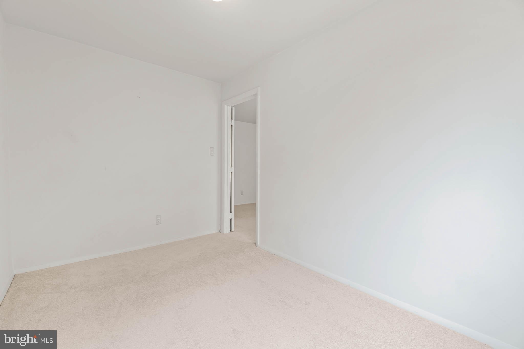 YORKTOWNE SQUARE - Residential