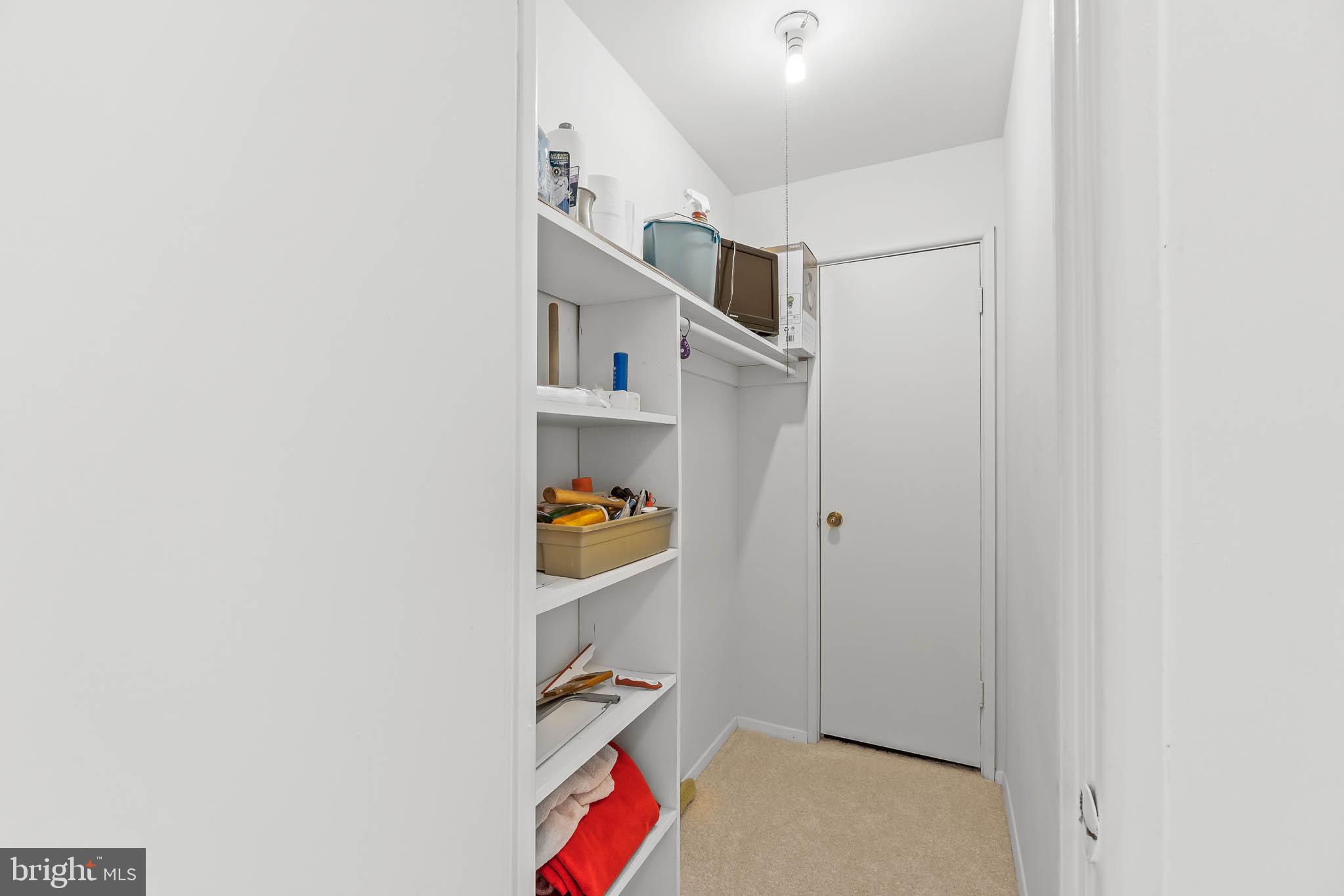 YORKTOWNE SQUARE - Residential