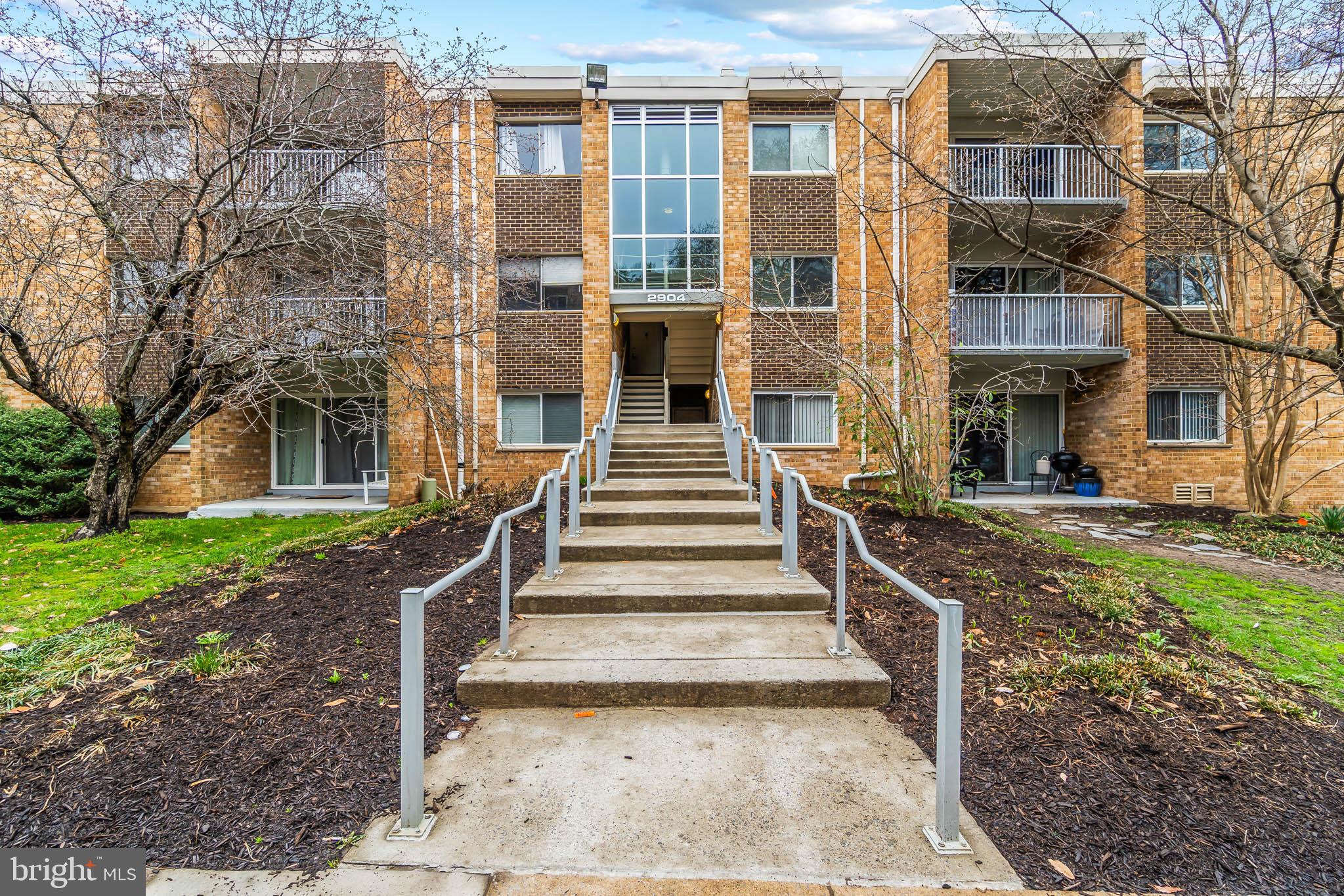 YORKTOWNE SQUARE - Residential