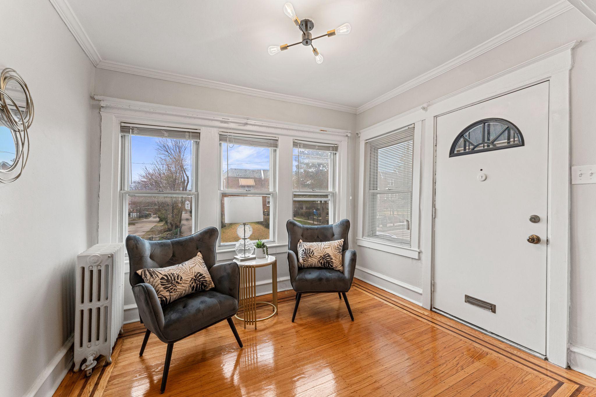 471 E PLEASANT STREET