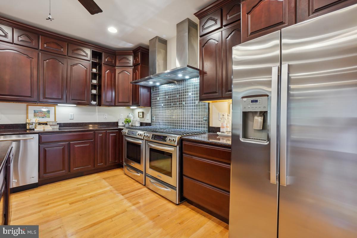 HILLMEAD - Residential