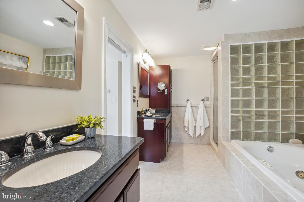 HILLMEAD - Residential