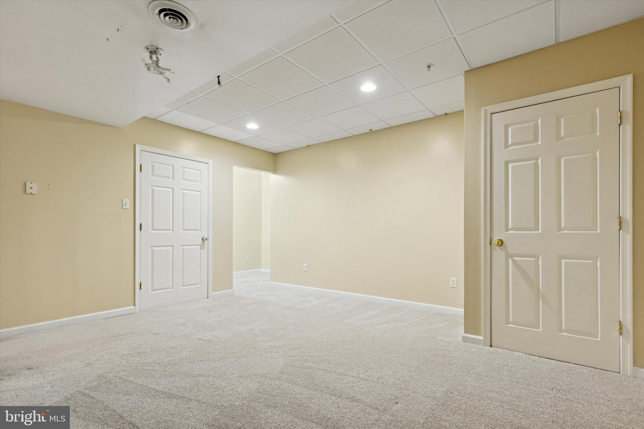 WHITELAND WOODS - Residential Lease