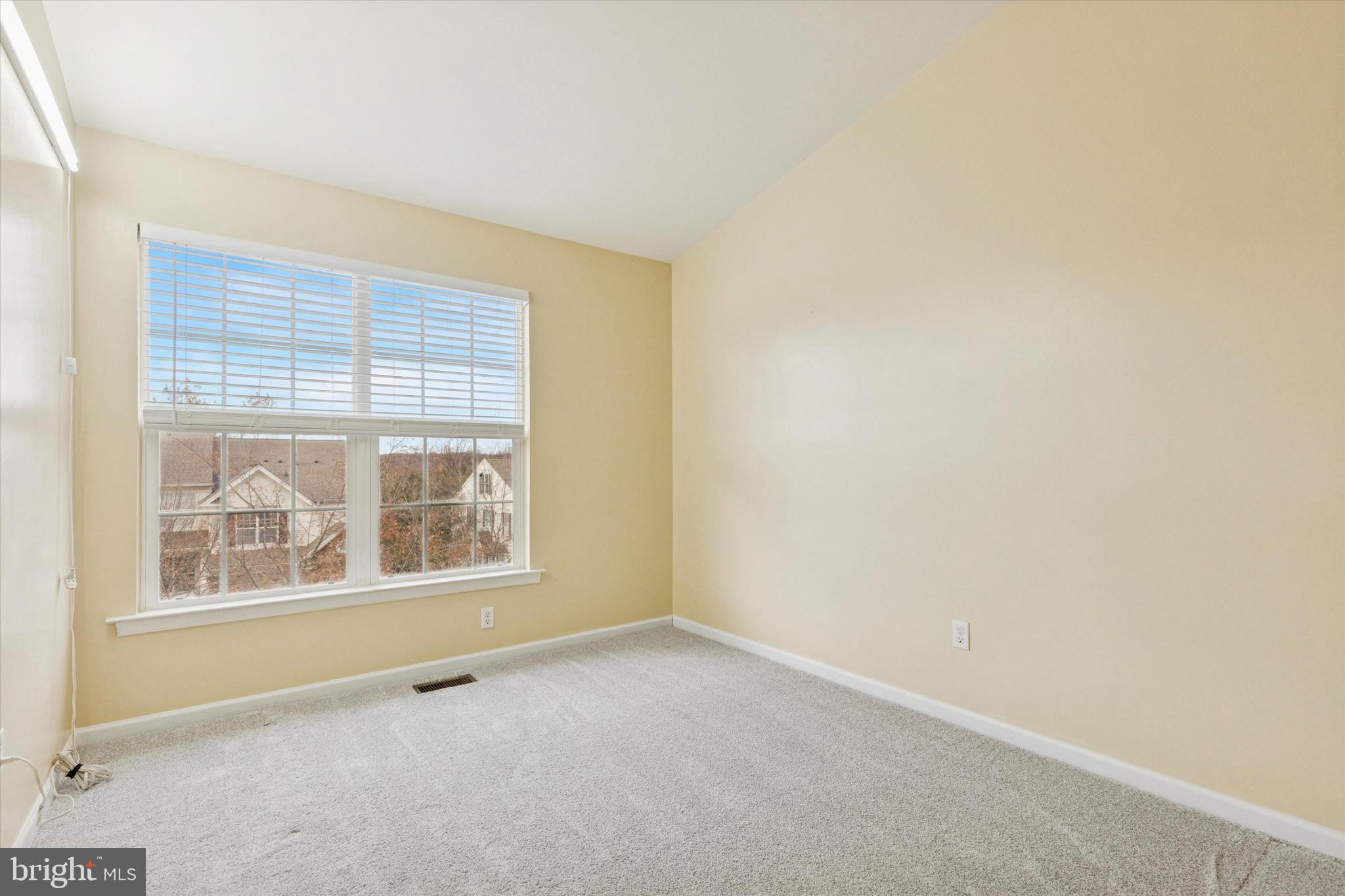 WHITELAND WOODS - Residential Lease