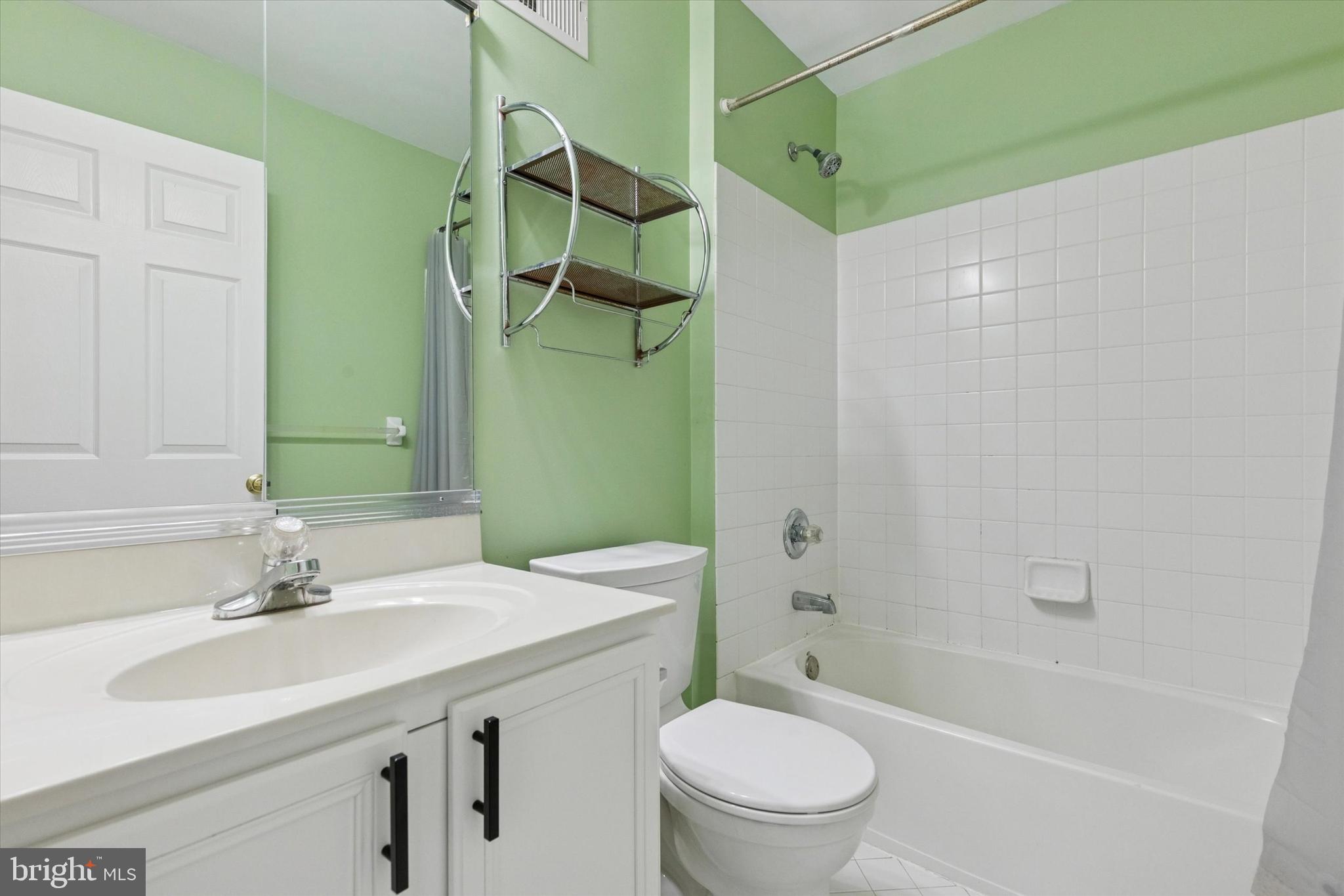 WHITELAND WOODS - Residential Lease