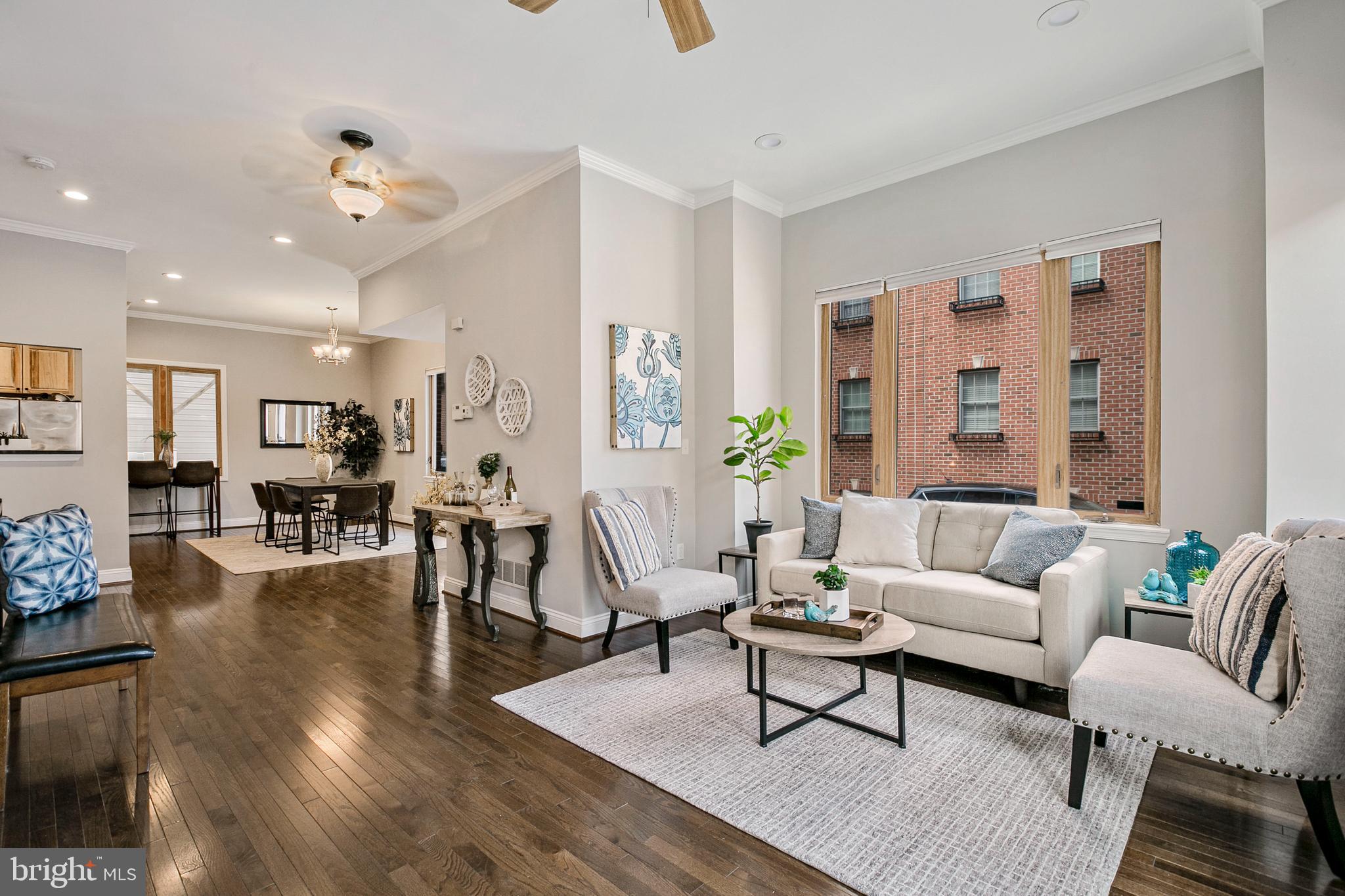 LOCUST POINT - Residential