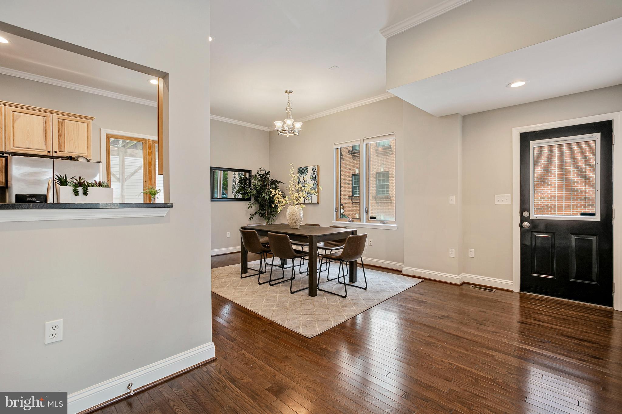 LOCUST POINT - Residential