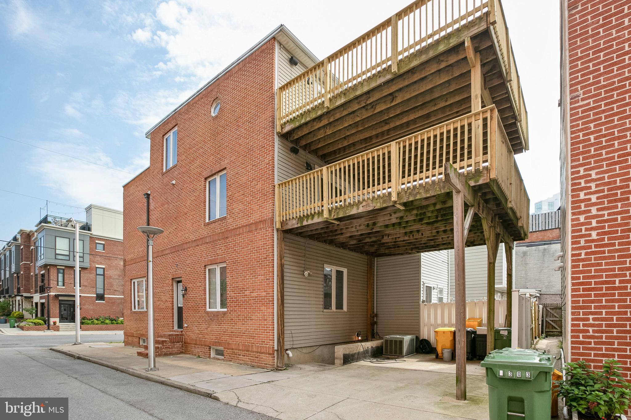 LOCUST POINT - Residential