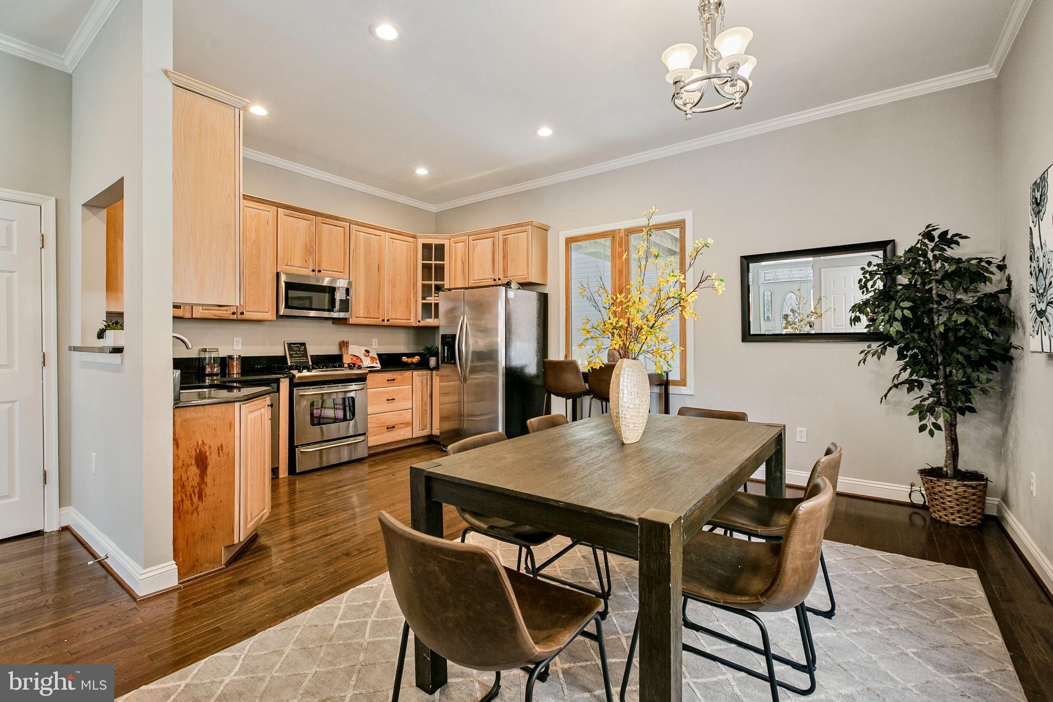 LOCUST POINT - Residential