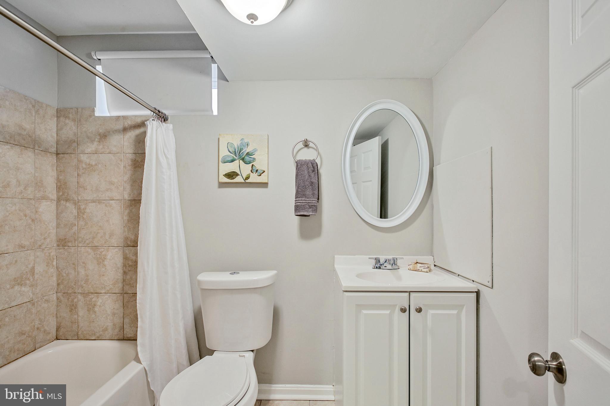 LOCUST POINT - Residential